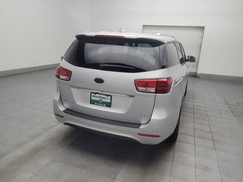 Used 2018 Kia Sedona LX w/ LX Essentials Premium Package FWD image 7