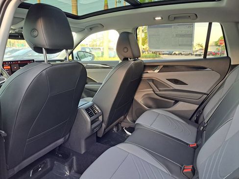 New 2026 Volkswagen Tiguan SE FWD image 5