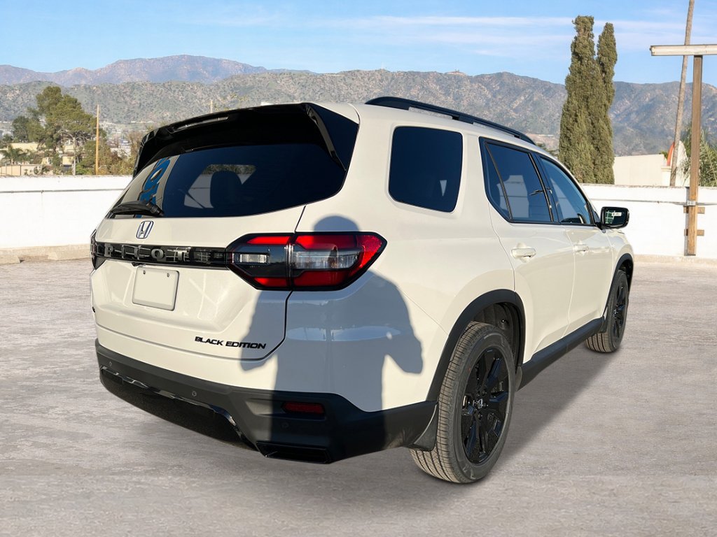 New 2026 Honda Pilot Black Edition image 5