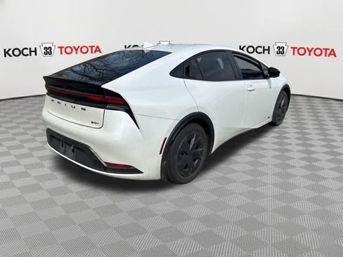 Used 2024 Toyota Prius LE image 8