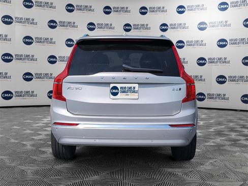 Used 2025 Volvo XC90 B6 Plus image 4