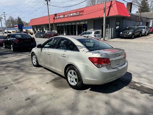 Used 2016 Chevrolet Cruze LT image 4