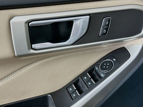 Used 2023 Ford Explorer XLT w/ Equipment Group 202A image 15