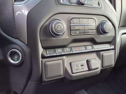 Used 2025 Chevrolet Silverado 1500 W/T image 10