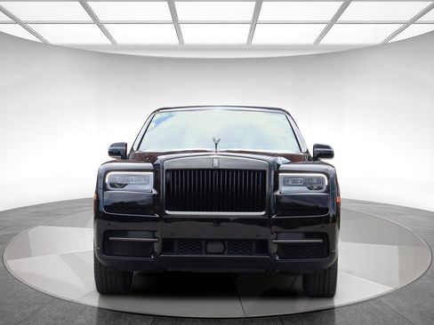 Used 2022 Rolls-Royce Cullinan Black Badge w/ Dark Exterior Package AWD/4WD image 2