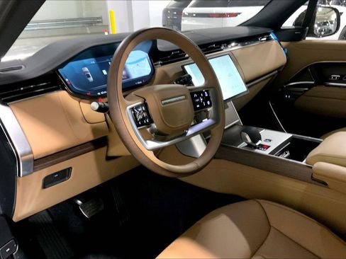 New 2026 Land Rover Range Rover SE image 8