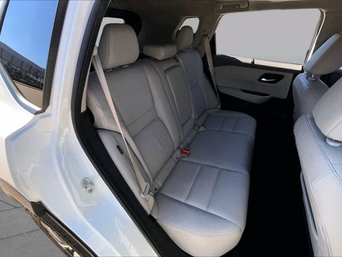 Used 2023 Nissan Rogue SL w/ SL Premium Package FWD image 19
