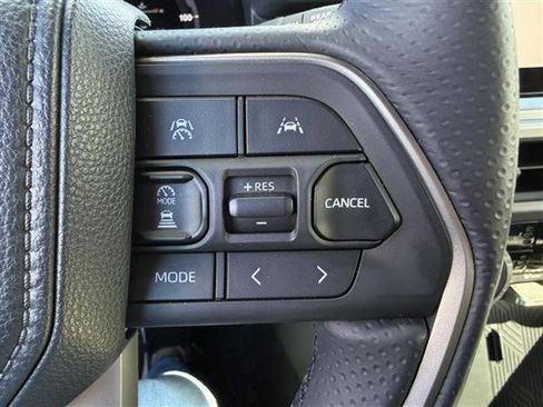 Used 2025 Toyota 4Runner TRD Off-Road Premium image 16