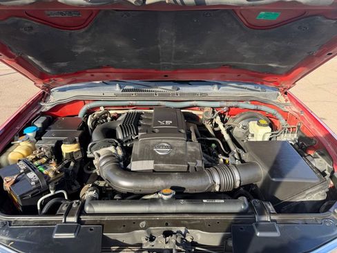 Used 2011 Nissan Pathfinder SV image 40