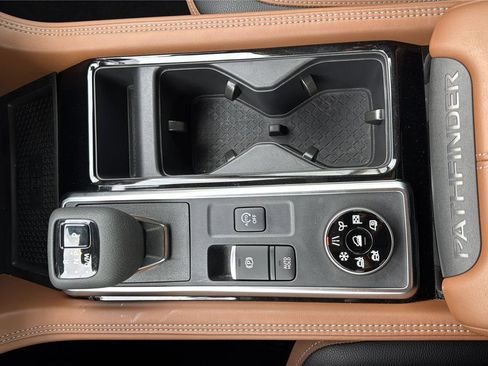 Used 2024 Nissan Pathfinder Platinum w/ Cargo Package AWD/4WD image 20