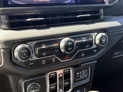 Certified 2024 Jeep Wrangler Unlimited Rubicon image 16