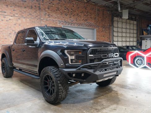 Used 2019 Ford F150 Raptor w/ Equipment Group 802A Luxury image 3
