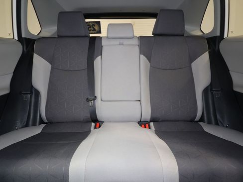 Used 2025 Toyota RAV4 XLE image 30