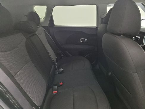 Used 2018 Kia Soul + FWD image 19