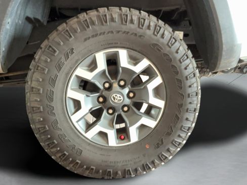 Used 2023 Toyota Tacoma TRD Off-Road AWD/4WD image 34