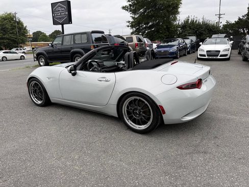 Used 2016 MAZDA MX-5 Miata Grand Touring RWD image 12