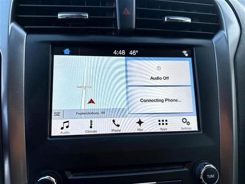 Used 2017 Ford Fusion SE w/ Fusion SE Technology Package image 21