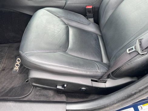 Used 2016 Chrysler 300 Limited RWD image 14
