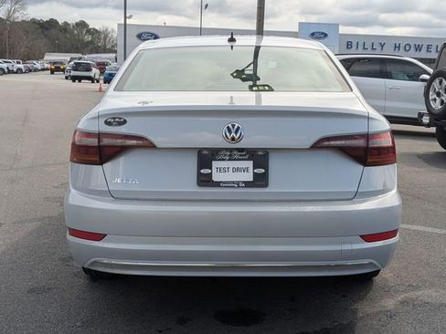Used 2019 Volkswagen Jetta SE image 4