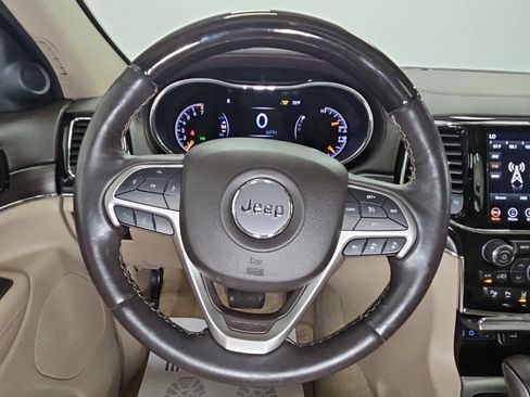 Used 2019 Jeep Grand Cherokee Overland AWD/4WD image 15
