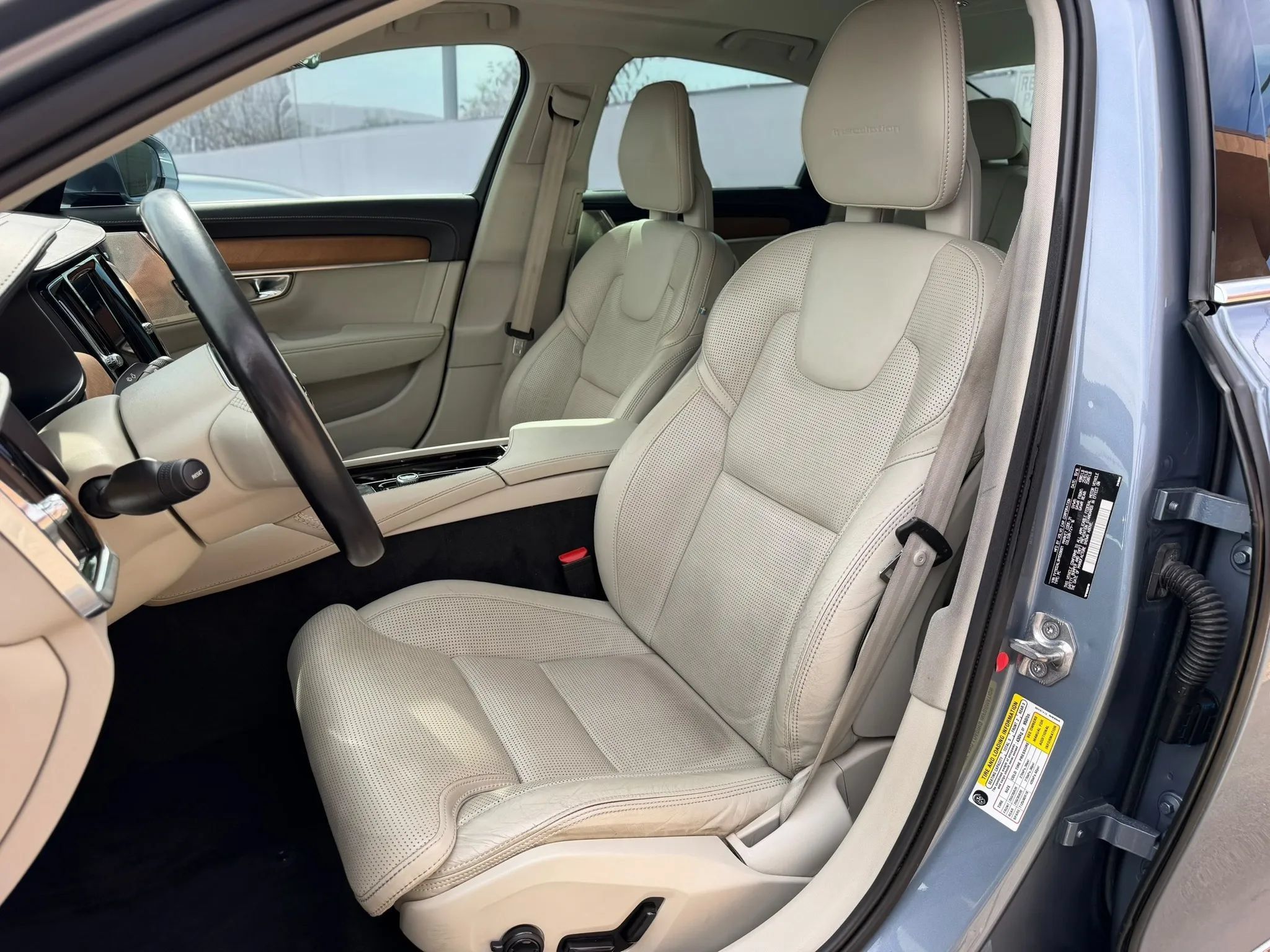 Used 2017 Volvo S90 T5 Inscription w/ Vision Package FWD image 10
