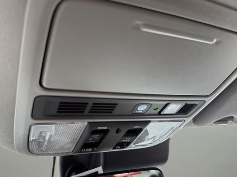 Used 2021 Honda Pilot Touring image 30