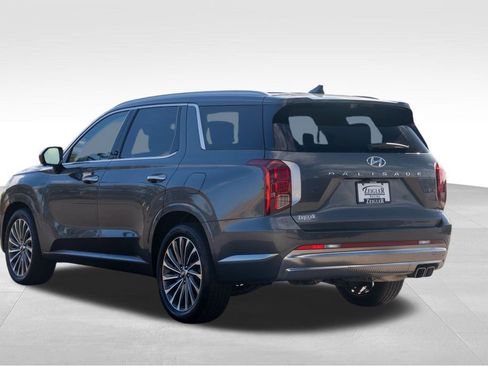 Used 2024 Hyundai Palisade Calligraphy image 5