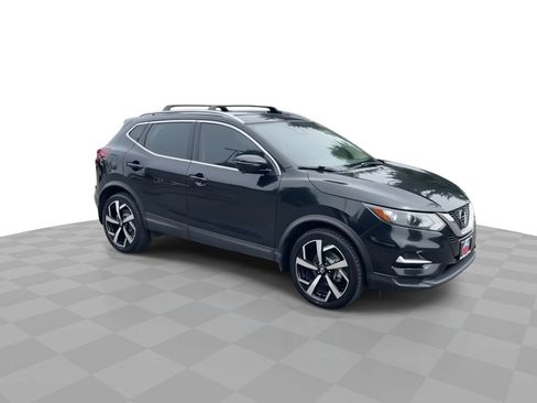 Used 2021 Nissan Rogue Sport SL AWD/4WD image 2