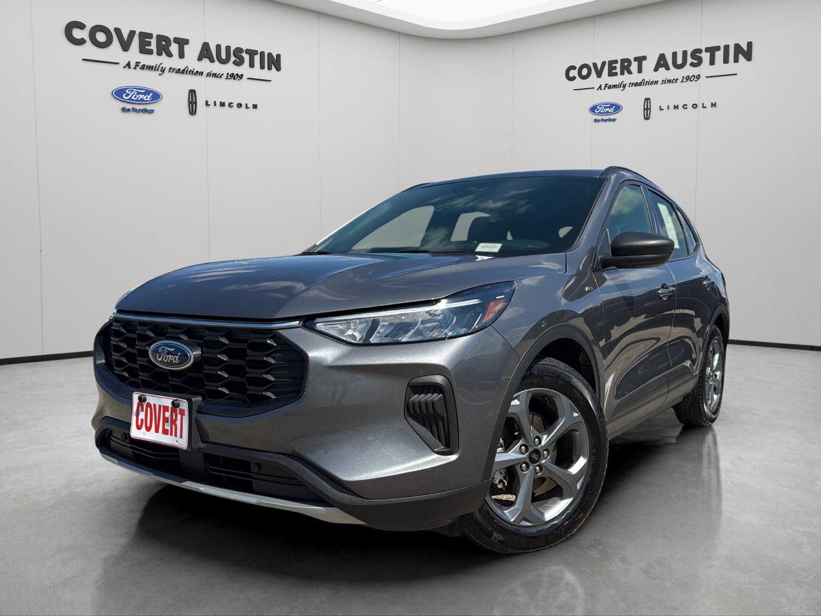 Used 2025 Ford Escape ST-Line FWD image 1