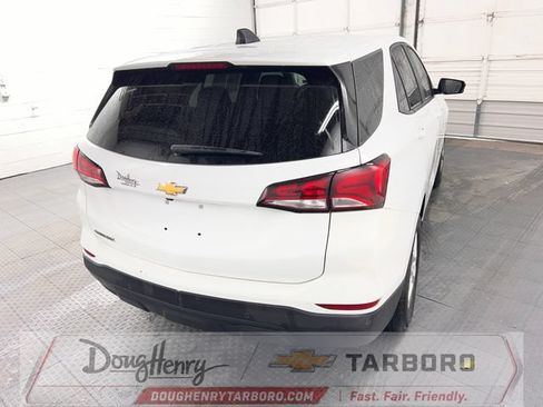 Used 2024 Chevrolet Equinox LS w/ LS Convenience Package FWD image 9