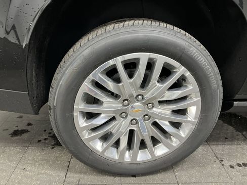 New 2025 Chevrolet Suburban High Country AWD/4WD image 70