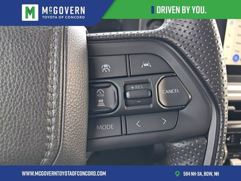 Used 2025 Toyota Tacoma SR5 AWD/4WD image 19