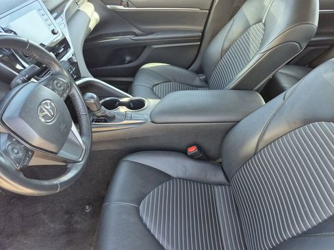 Used 2024 Toyota Camry SE image 19