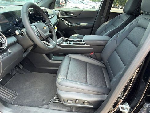 New 2027 Chevrolet Equinox LT w/ Convenience Package II FWD image 16