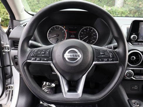 Used 2023 Nissan Sentra S image 17