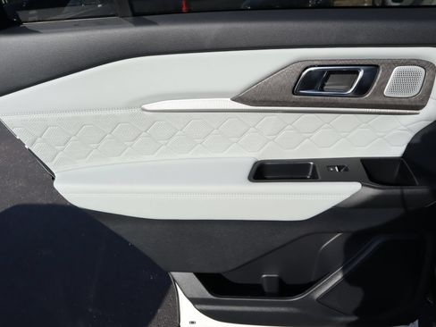 New 2026 Ford Explorer Platinum w/ LUX Leather Package AWD/4WD image 21