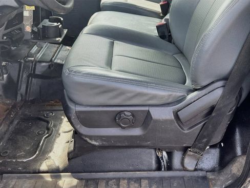 Used 2016 Ford F550 2WD Regular Cab Super Duty image 15