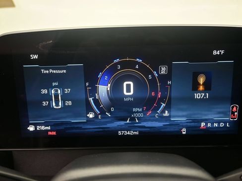 Used 2025 Chevrolet Traverse LT w/ Midnight/Sport Edition FWD image 13