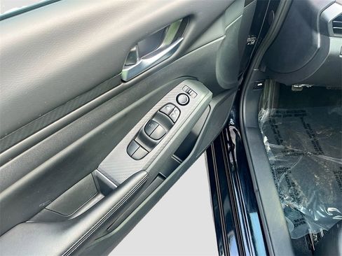 Certified 2024 Nissan Altima 2.5 SV image 16