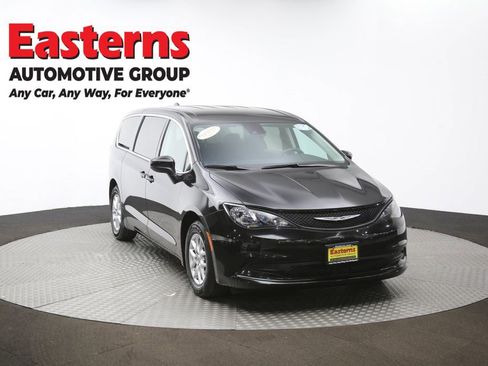 Used 2023 Chrysler Voyager LX FWD image 49