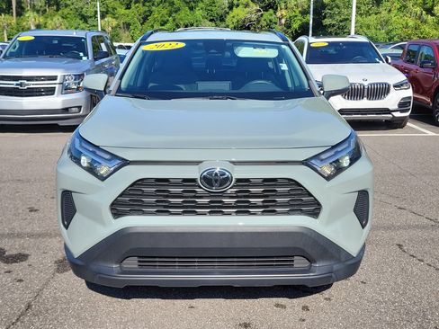 Used 2022 Toyota RAV4 XLE w/ Convenience Package FWD image 2