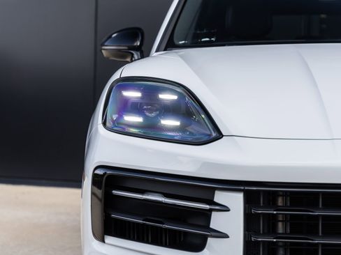 Certified 2024 Porsche Cayenne Coupe image 19