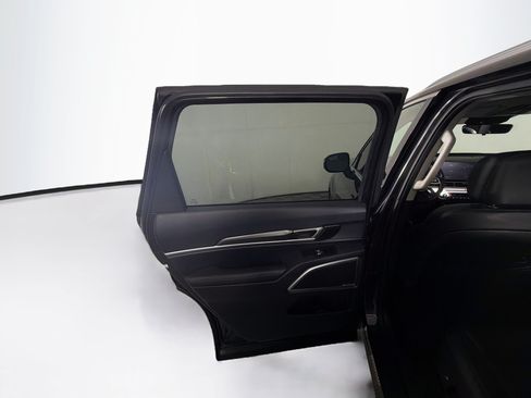 Used 2025 Kia Telluride S FWD image 27