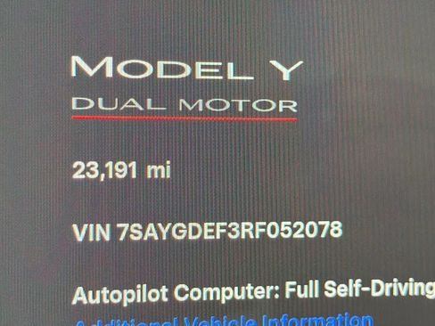 Used 2024 Tesla Model Y Performance image 22
