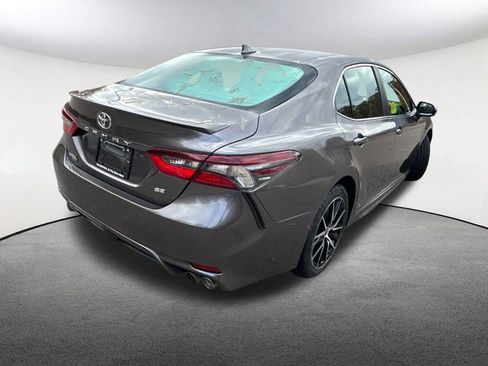 Used 2022 Toyota Camry SE image 14