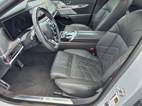 Used 2024 BMW 760i xDrive w/ Executive Package AWD/4WD image 9