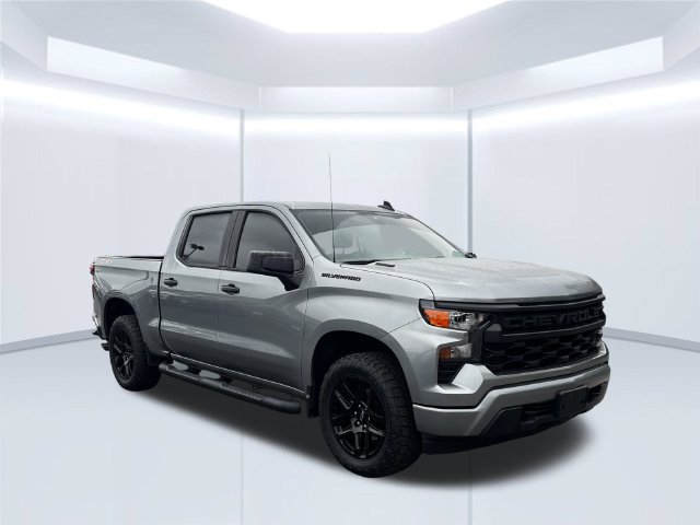 Used 2025 Chevrolet Silverado 1500 Custom w/ Turbomax Blackout Package AWD/4WD image 16