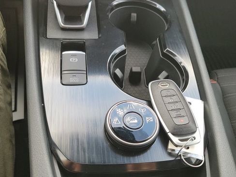 Certified 2025 Nissan Rogue SV image 22