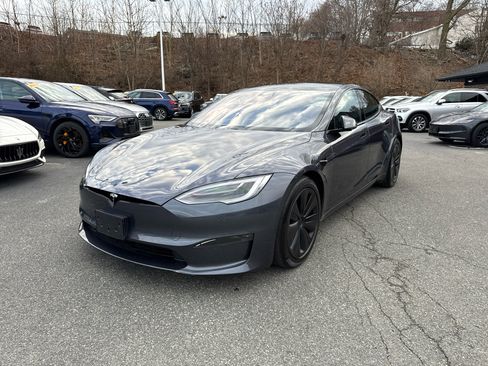 Used 2022 Tesla Model S Standard Range image 2
