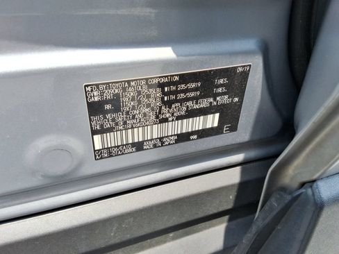 Used 2019 Toyota RAV4 XLE Premium FWD image 38